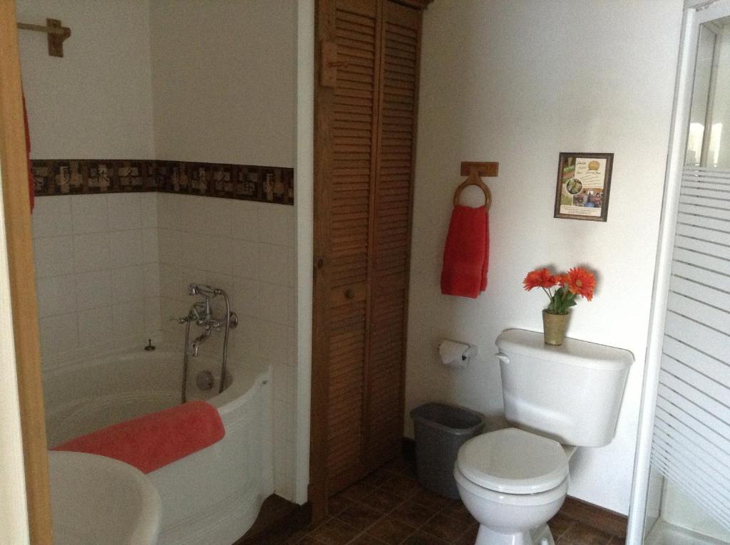 Cottages Du Lac Orford, Cottage A, Cote Raquettes Cottage B, Cote Skis Eastman Room photo