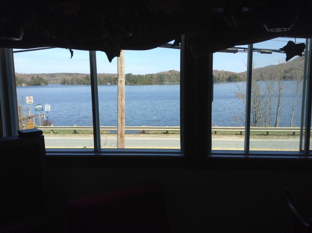 Cottages Du Lac Orford, Cottage A, Cote Raquettes Cottage B, Cote Skis Eastman Room photo